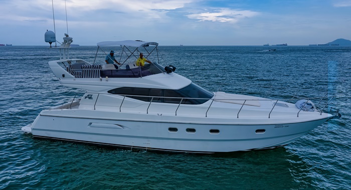 48 Azimut Yacht Rental
