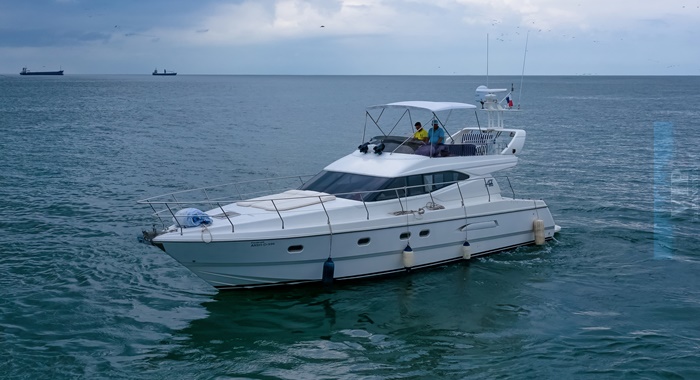 48 Azimut Yacht Rental