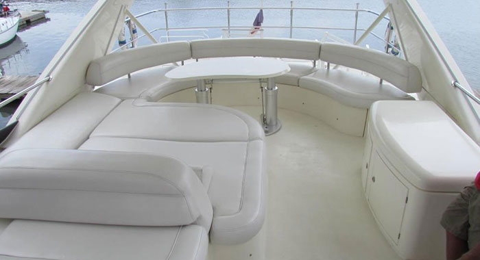 Azimut Yacht Rental