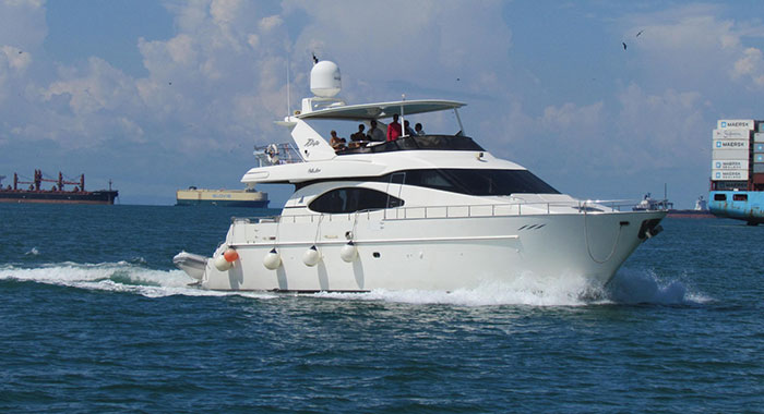 Azimut Yacht Rental
